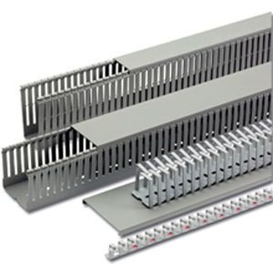 Kanalinë Plastike për Panel